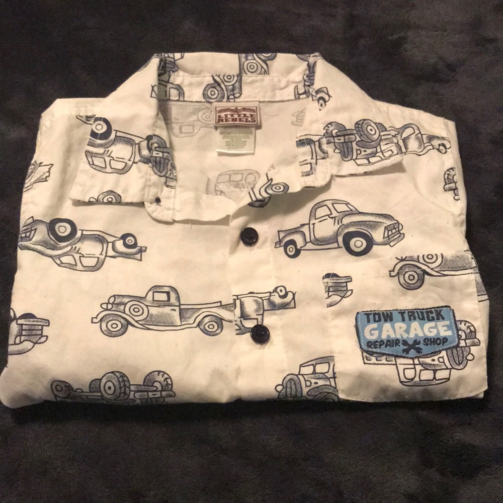 Boy shirt size 3t